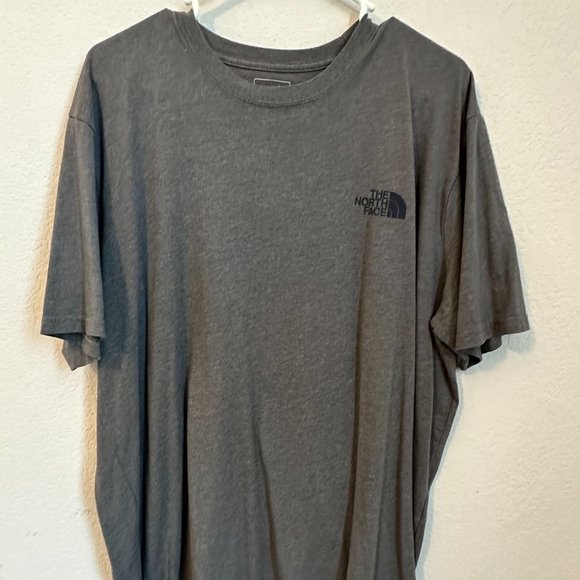 Set of 2 - The North Face Men XL Mountain Logo Short sleeve T-Shirts - Picture 8 of 12